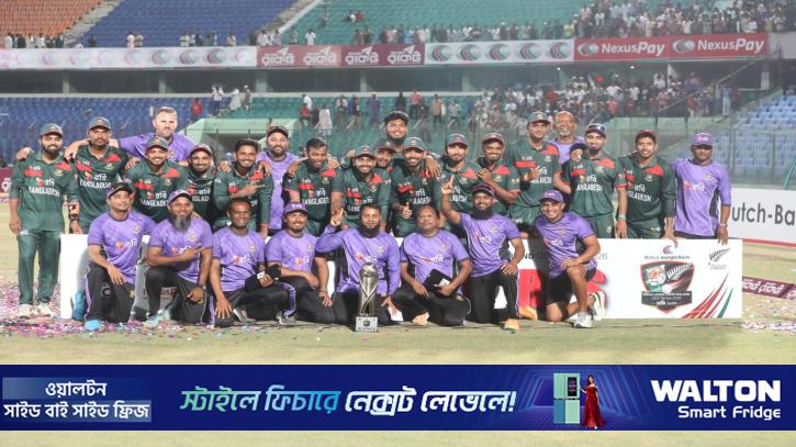 প্রতীক্ষার পথ পেরিয়ে পূর্ণতার হাসি