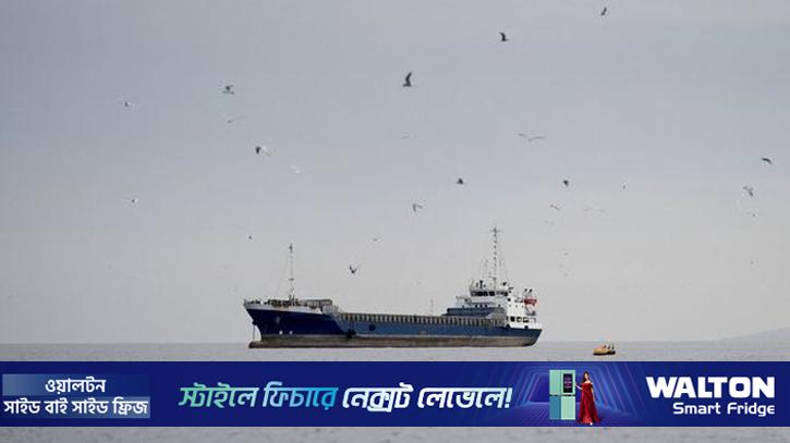 পারস্য উপসাগরে মার্কিন নিষেধাজ্ঞা উপেক্ষা করে দ্বিতীয় ট্যাঙ্কারের প্রবেশ