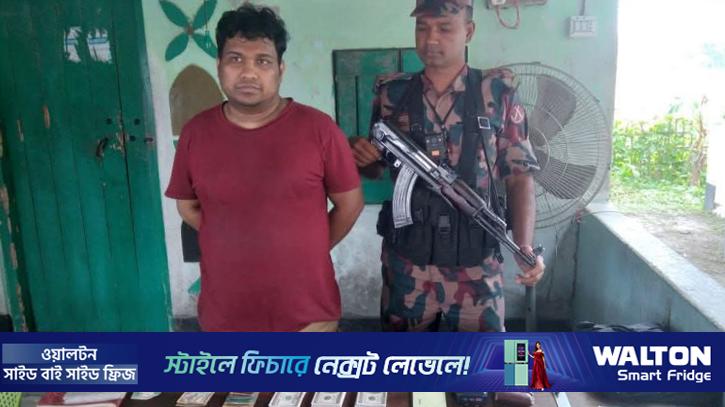 পঞ্চগড়ে ডলারসহ ভারতীয় নাগরিক আটক