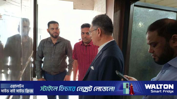 আকস্মিক রমনা থানা পরিদর্শনে স্বরাষ্ট্রমন্ত্রী
