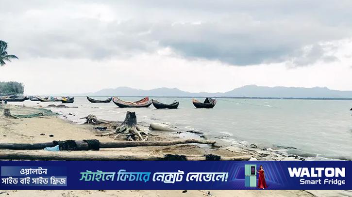 নাফ নদী থেকে ৪ বাংলাদেশি জেলেকে ধরে নিয়ে গেল আরাকান আর্মি