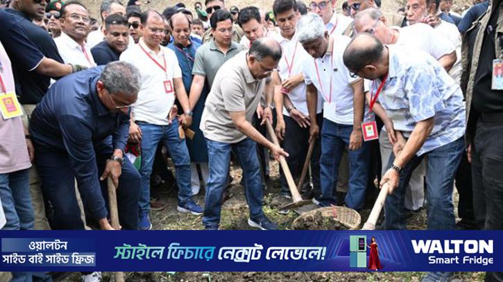 বাবার স্মৃতি বিজড়িত শার্শার উলসী খাল পুনঃখনন করলেন প্রধানমন্ত্রী