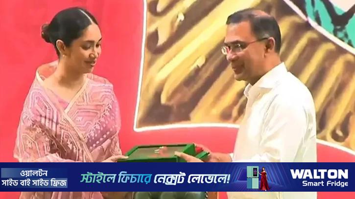 স্বাধীনতা পুরস্কার তুলে দিলেন প্রধানমন্ত্রী, খালেদা জিয়ার পদক গ্রহণ করলেন জাইমা