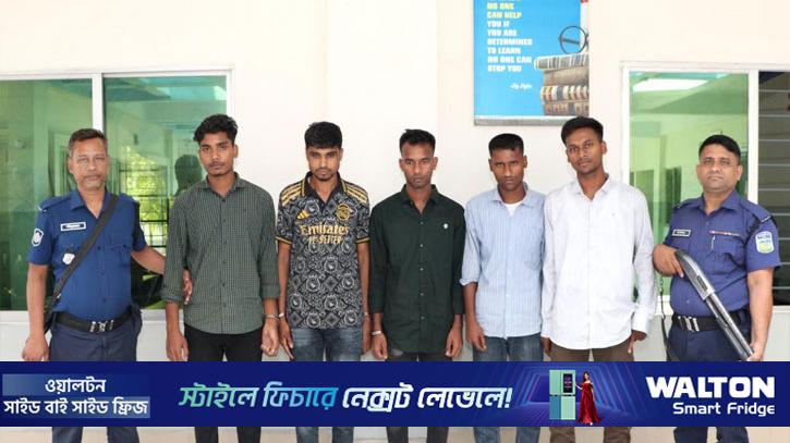 কনস্টেবল নিয়োগ পরীক্ষায় ১৮ লাখ টাকার চুক্তিতে ডিভাইস ব্যবহার, আটক ৫