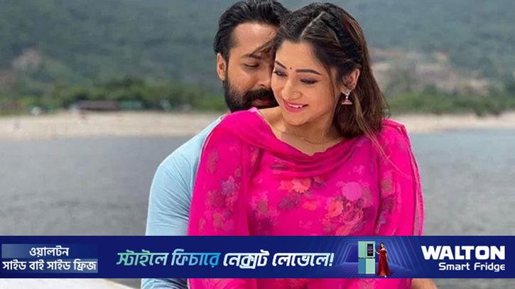 ঈদে আসছে আদর-পূজার ‘নাকফুলের কাব্য’