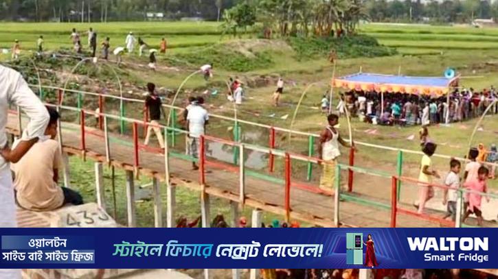 কুড়িগ্রামে সঞ্চয় ও মোটরসাইকেল বিক্রির টাকায় সেতু বানালেন কুলি