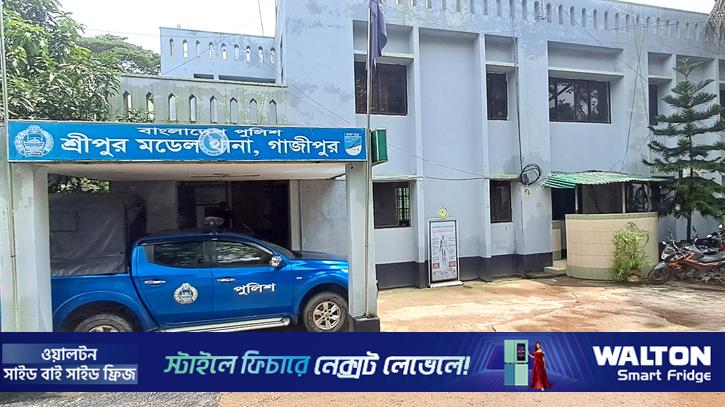বাড়ির পাশের বাগানে ঝুলছিল বৃদ্ধের মরদেহ