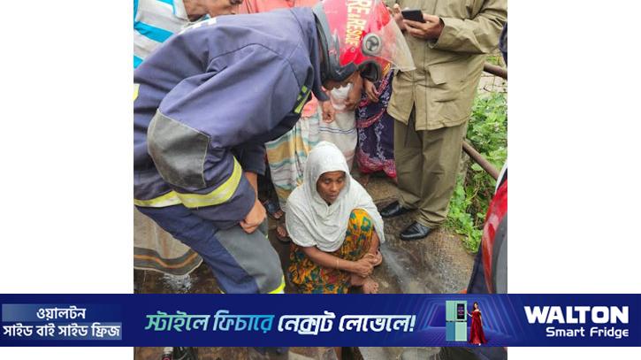 বেইলি ব্রিজে আটকে পড়া নারীকে উদ্ধার করল ফায়ার সার্ভিস