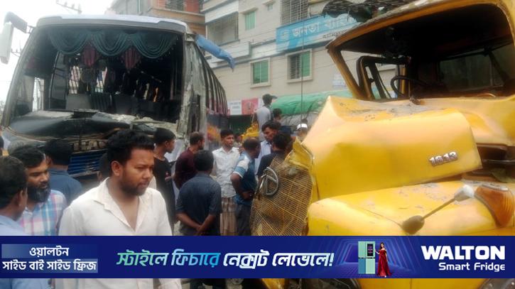 টাঙ্গাইলে বাস ও ট্রাকের সংঘর্ষে নিহত ২