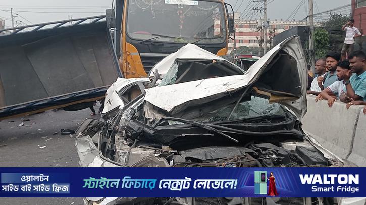 ফ্লাইওভারে নিয়ন্ত্রণ হারায় ডাম্প ট্রাক, ৫ গাড়িকে ধাক্কা