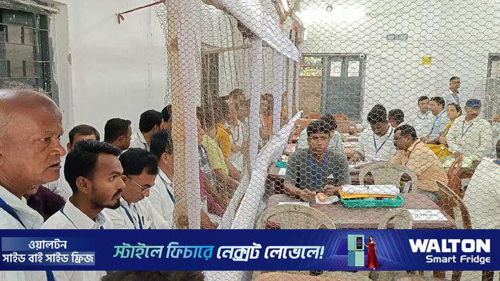 পশ্চিমবঙ্গে কড়া নিরাপত্তায় চলছে ভোট গণনা
