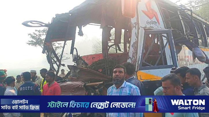 পাবনায় দুই বাসের সংঘর্ষে নিহত ২