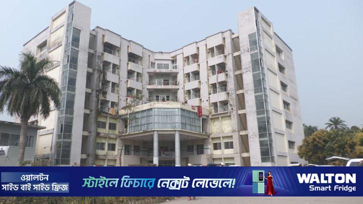 ৮ মাস ধরে বেতন পান না বাগেরহাট জেলা হাসপাতালের আউটসোর্সিং কর্মীরা