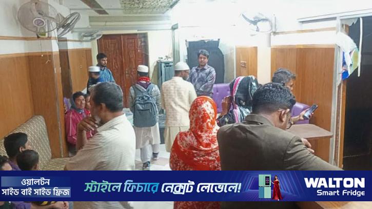 বগুড়ায় গর্ভবতীর মৃত্যু, স্বজনদের হাসপাতাল ভাঙচুর