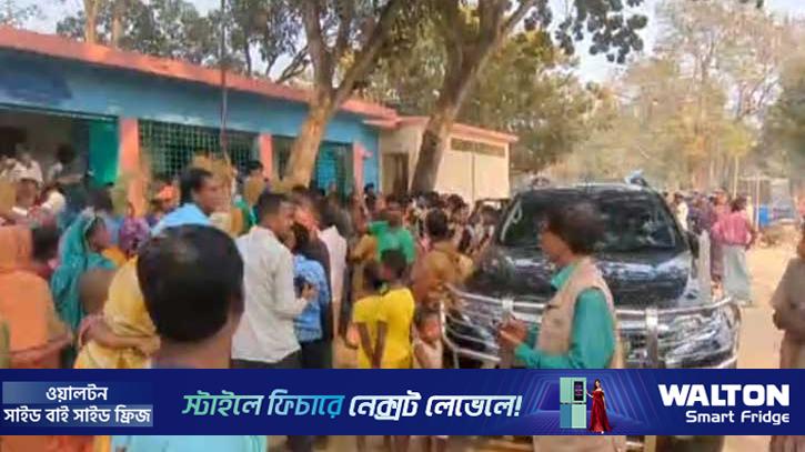 পীরগঞ্জে সিলমারা ছয়টি ব্যালট উদ্ধার, ইউএনও অবরুদ্ধ