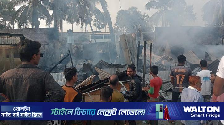 কুয়াকাটায় আগুনে ৮ ব্যবসা প্রতিষ্ঠান ভস্মীভূত 