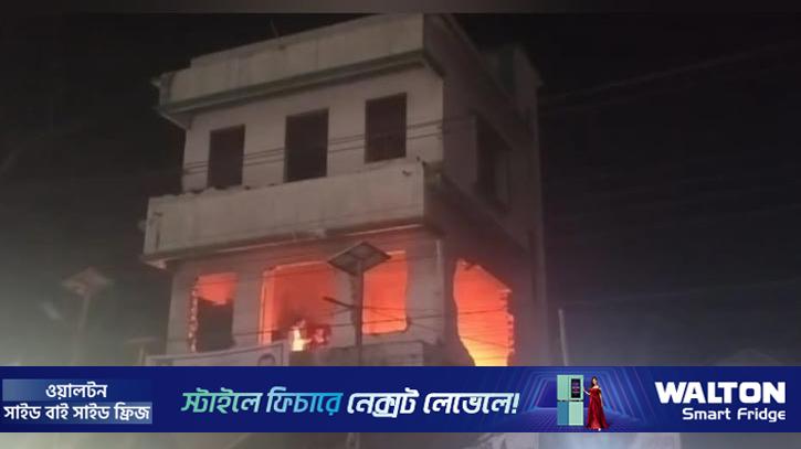 ময়মনসিংহে আ.লীগের কার্যালয়ে আগুন, ভাঙচুর