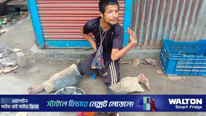 নিজে দাঁড়াতে না পারলেও, সংসার দাঁড় করিয়েছেন রায়হান