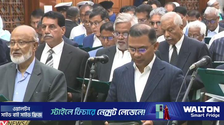 নবনির্বাচিত সংসদ সদস্যদের শপথ পড়ালেন সিইসি