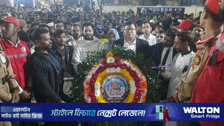 বাগেরহাটে ভাষা শহীদদের শ্রদ্ধা জানাতে জনতার ঢল