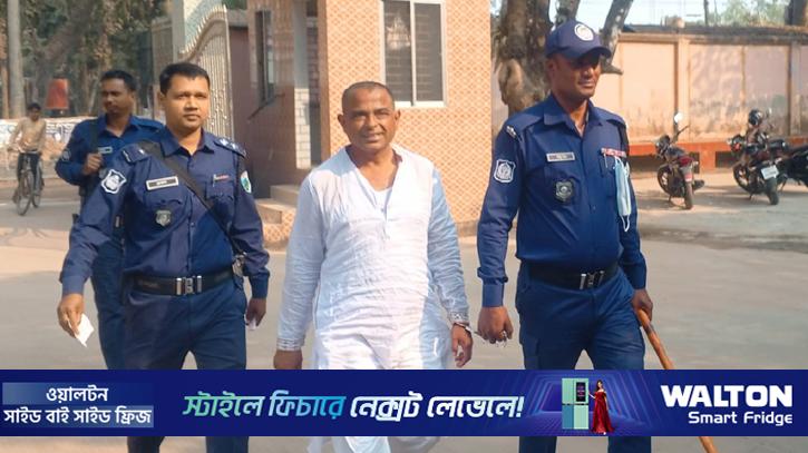 বগুড়ায় আ.লীগ নেতাকে ‘চড়-থাপ্পড়’ দিয়ে পুলিশে দিল জনতা