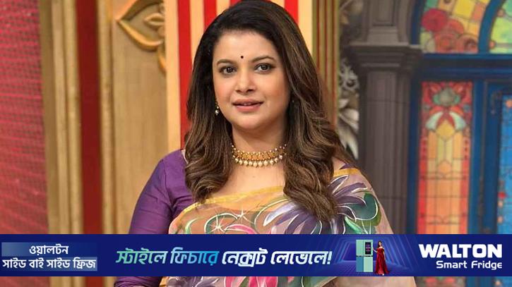 ফারিয়ার প্রশ্ন, ‘ফাল্গুনে শাড়ি পরব না কি আবায়া’