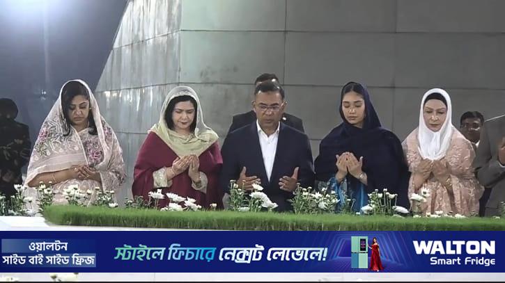 বাবা-মায়ের কবর জিয়ারত করলেন প্রধানমন্ত্রী তারেক