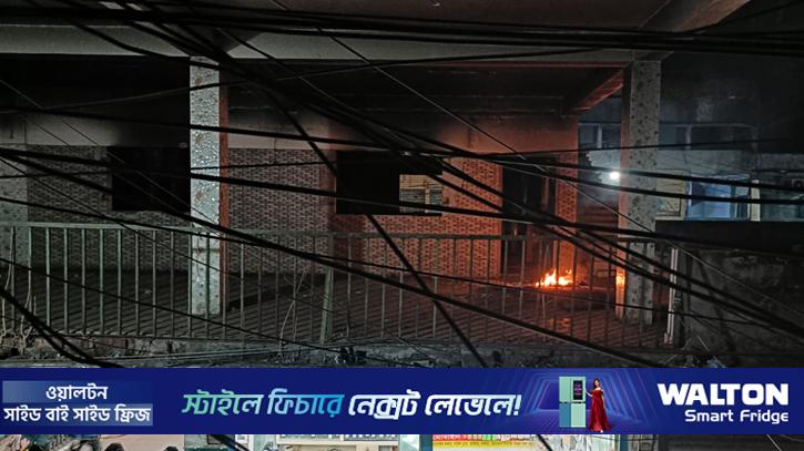 খুলনা আ.লীগ কার্যালয়ের তালা খুলল বিকেলে, রাতে ভাঙচুর-অগ্নিসংযোগ