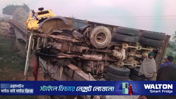 কুষ্টিয়া–মেহেরপুর সড়কে যান চলাচল বন্ধ, ভোগান্তি