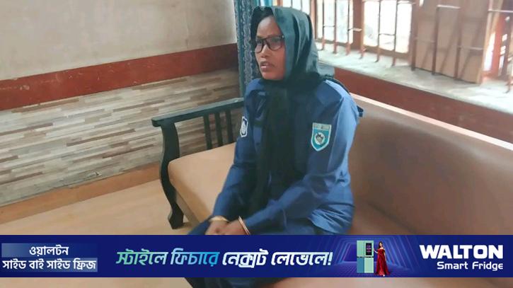 লালমনিরহাটে পুলিশের পোশাকে নারী আটক