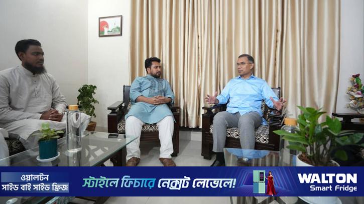 নাহিদ ইসলামের বাসায় তারেক রহমান