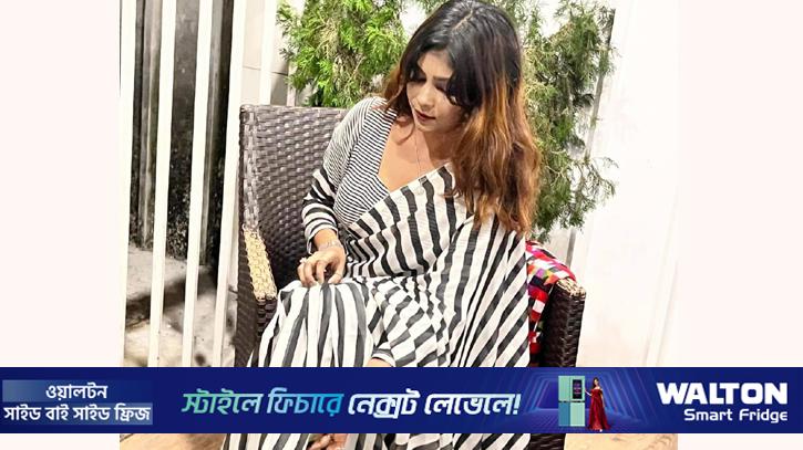 বিদায় এই সুন্দর পৃথিবী, তরুণীর স্ট্যাটাস