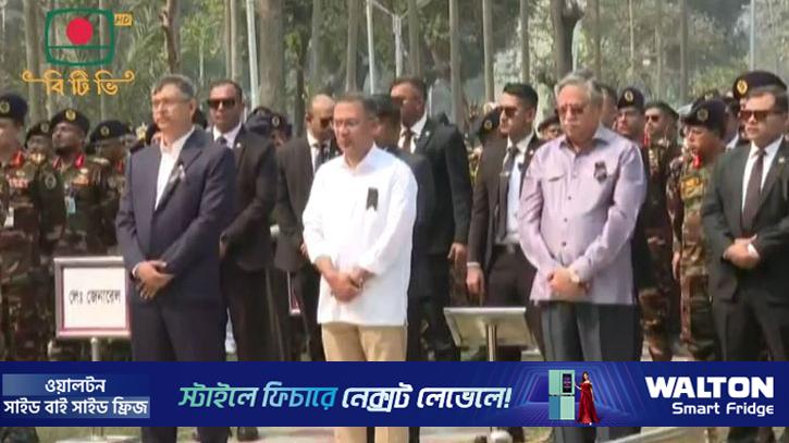 বনানী সামরিক কবরস্থানে রাষ্ট্রপতি-প্রধানমন্ত্রীর শ্রদ্ধা