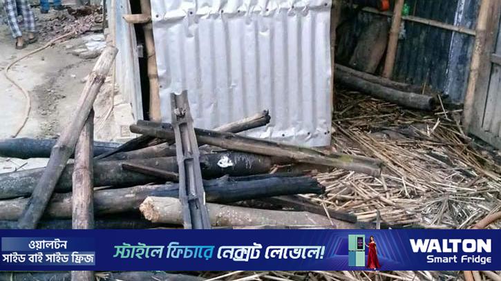 কুষ্টিয়ায় জামায়াত নেতার রান্নাঘরে আগুন দিয়ে পালালো দুর্বৃত্ত