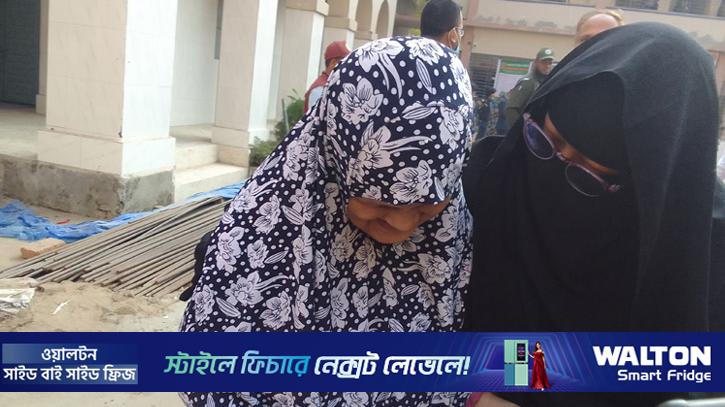 ভোট দিতে পেরে খুশি বৃদ্ধা সালেহা বেগম