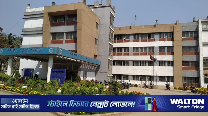 টঙ্গীতে ফাঁকা গুলি ও ককটেল বিস্ফোরণ ঘটিয়ে ১০ লাখ টাকা লুট