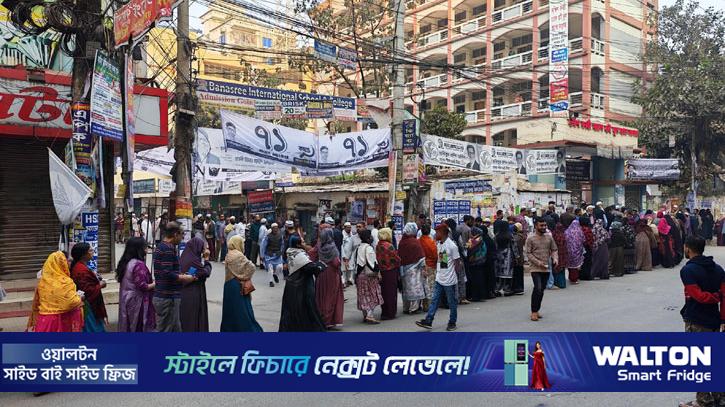 সারা দেশে খুলে গেল ভোটকেন্দ্রের দরজা