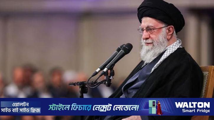 ট্রাম্পকে নিজের দেশের দিকে মন দিতে বললেন খামেনি