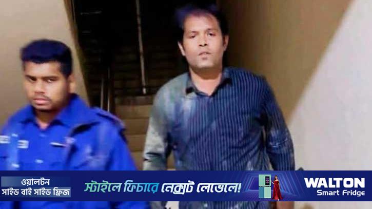 পালাতে গিয়ে মাছের ঘেরে লাফ, কাদায় আটকে ধরা