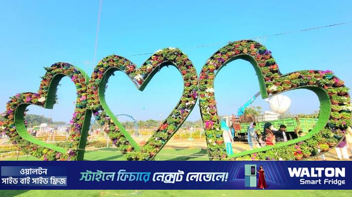 চট্টগ্রামের ডিসি পার্কে ১৪০ প্রজাতির ফুলের মেলা
