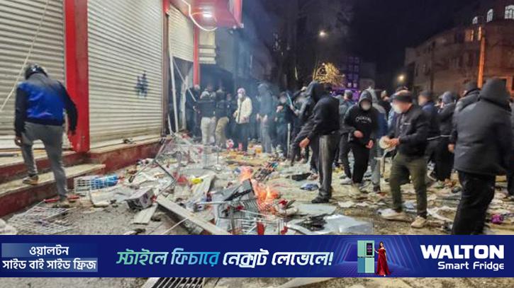 ইরানের শহরে শহরে ছড়িয়ে পড়ছে বিক্ষোভ