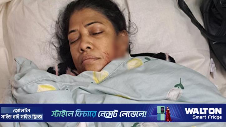 হাসপাতালে ঢুকে সাবেক স্ত্রীকে কোপালেন আমিরুল