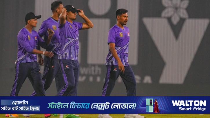 ইম্প্যাক্ট ক্রিকেটার: মোস্তাফিজুরের জায়গায় পারভেজ, নাহিদের পরিবর্তে আবরার