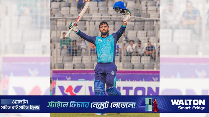 ছক্কার বৃষ্টিতে নবীর ছেলে ইসাখিলের সেঞ্চুরি