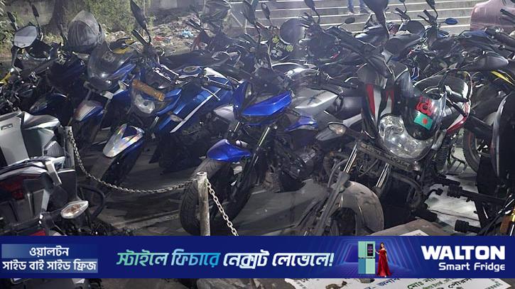 ফেনীতে ৭৫টি মোটরসাইকেল ও সিএনজি জব্দ