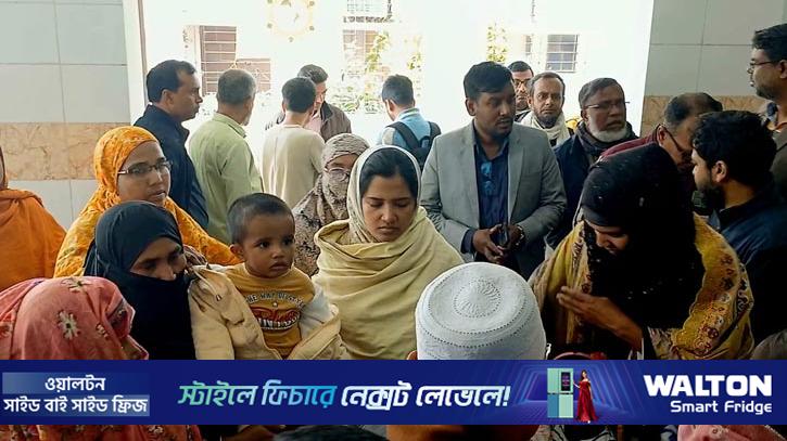 হাসপাতালের ট্রলিতে রাজস্ব কর্মকর্তার মরদেহ রেখে পালালেন ২ ব্যক্তি