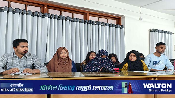 শিক্ষার্থীদের মানসিক স্বাস্থ্য সচেতনতায় রাকসুর উদ্যোগ