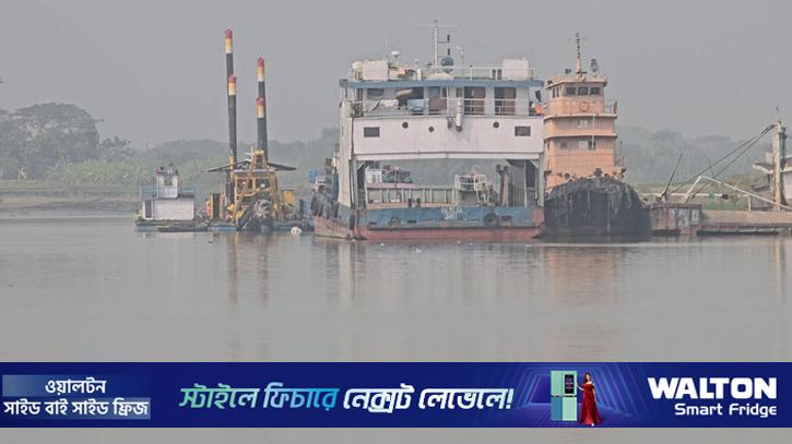 শরীয়তপুর-চাঁদপুর নৌপথে ফেরি বিকল, আটকা শত শত যান