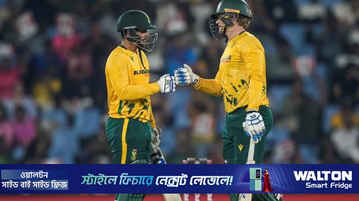 ডি ককের সেঞ্চুরিতে এক ম্যাচ আগেই সিরিজ প্রোটিয়াদের