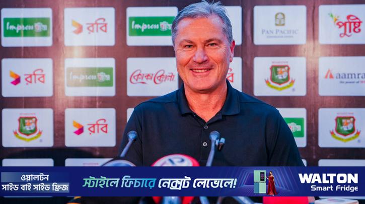 বিপিএলে আম্পায়াদের পারফরম্যান্সে সাইমনের মুখে হাসি